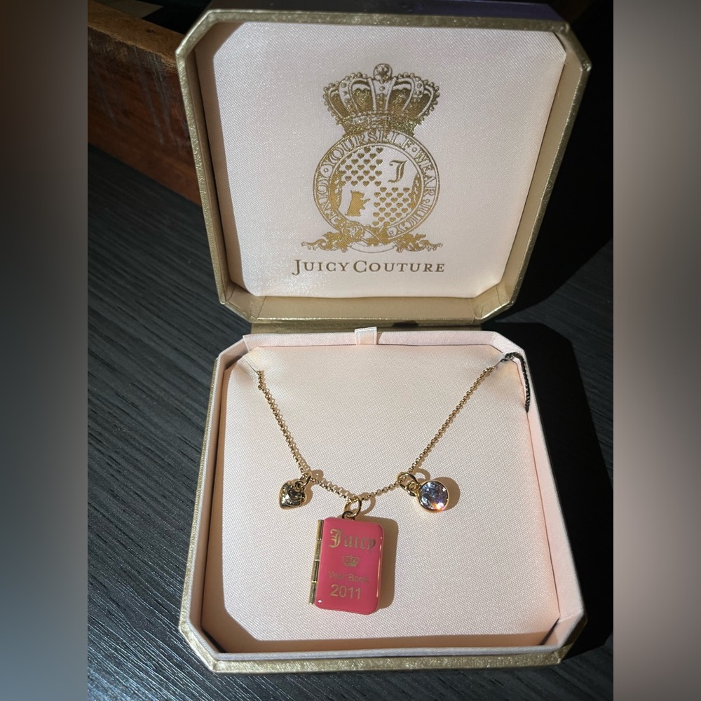 NWT Juicy Couture Yearbook Necklace